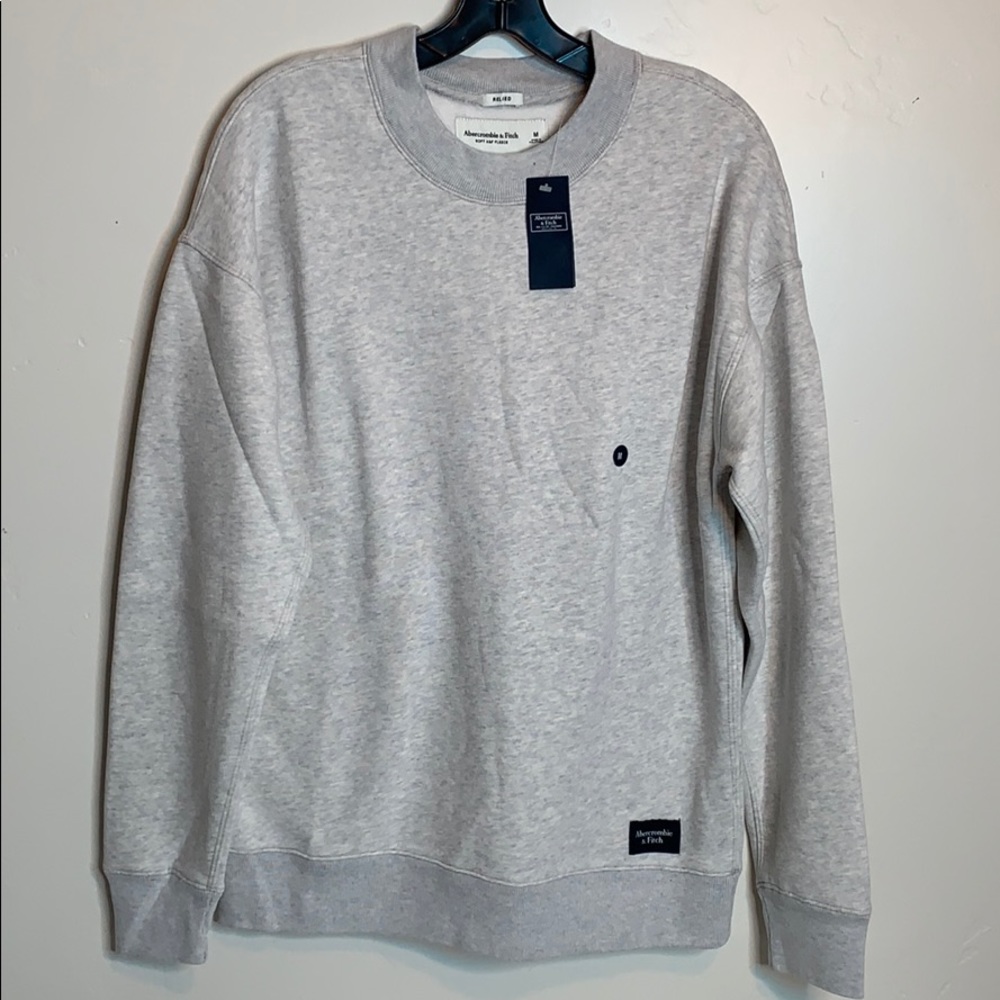 Abercrombie & Fitch softAF Relaxed Crew Sweatshirt - Picture 2 of 9